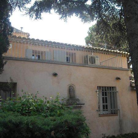 فيلا كارْبُنْترافي Maison De Ville Aux Couleurs Provencales. المظهر الخارجي الصورة