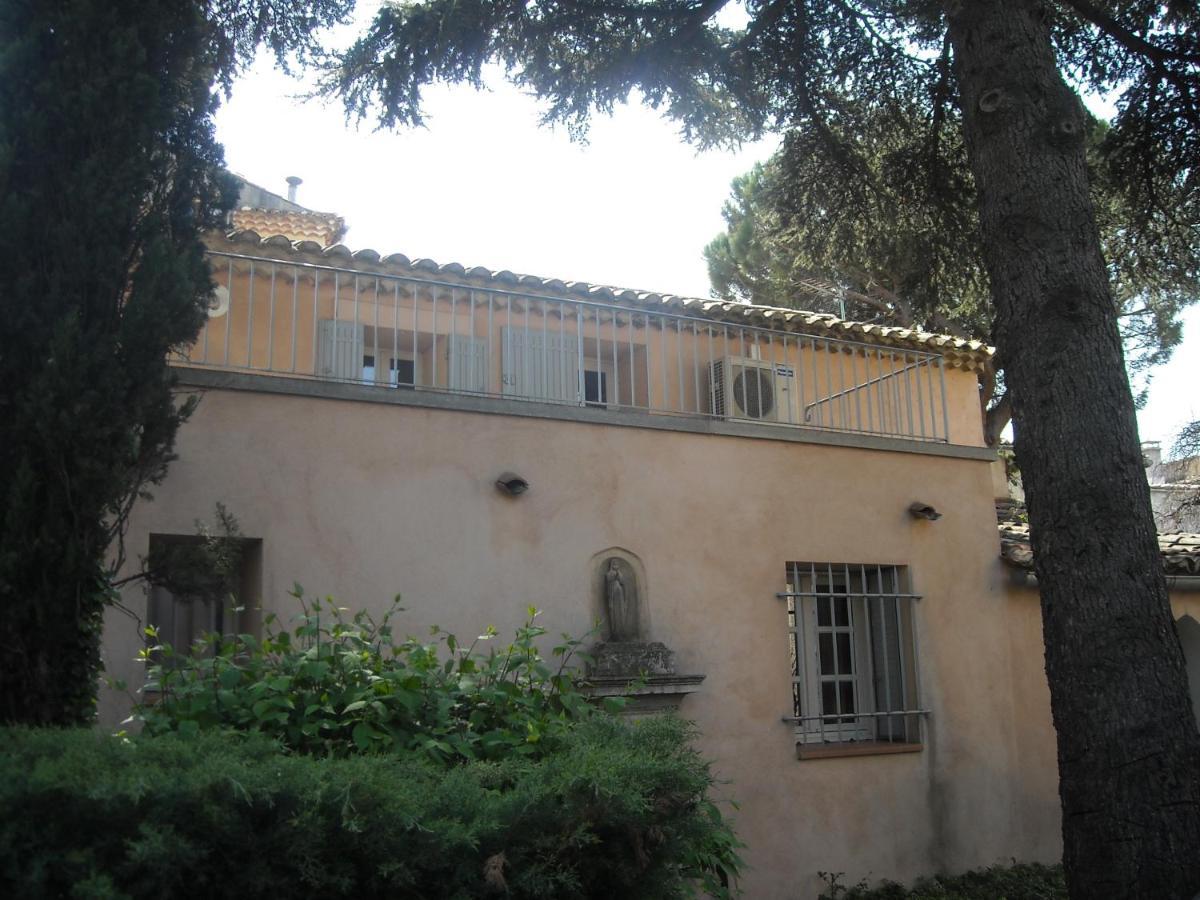 فيلا كارْبُنْترافي Maison De Ville Aux Couleurs Provencales. المظهر الخارجي الصورة