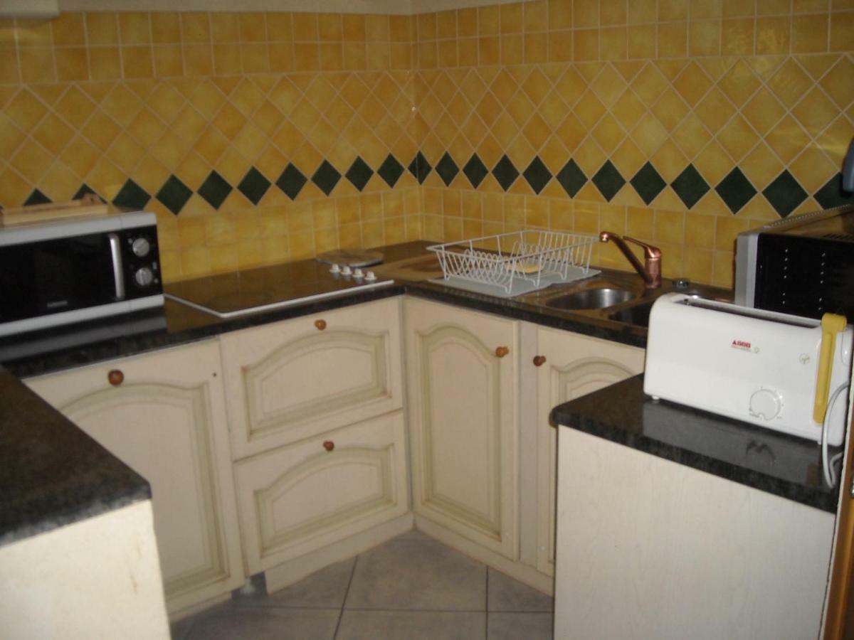 فيلا كارْبُنْترافي Maison De Ville Aux Couleurs Provencales. المظهر الخارجي الصورة